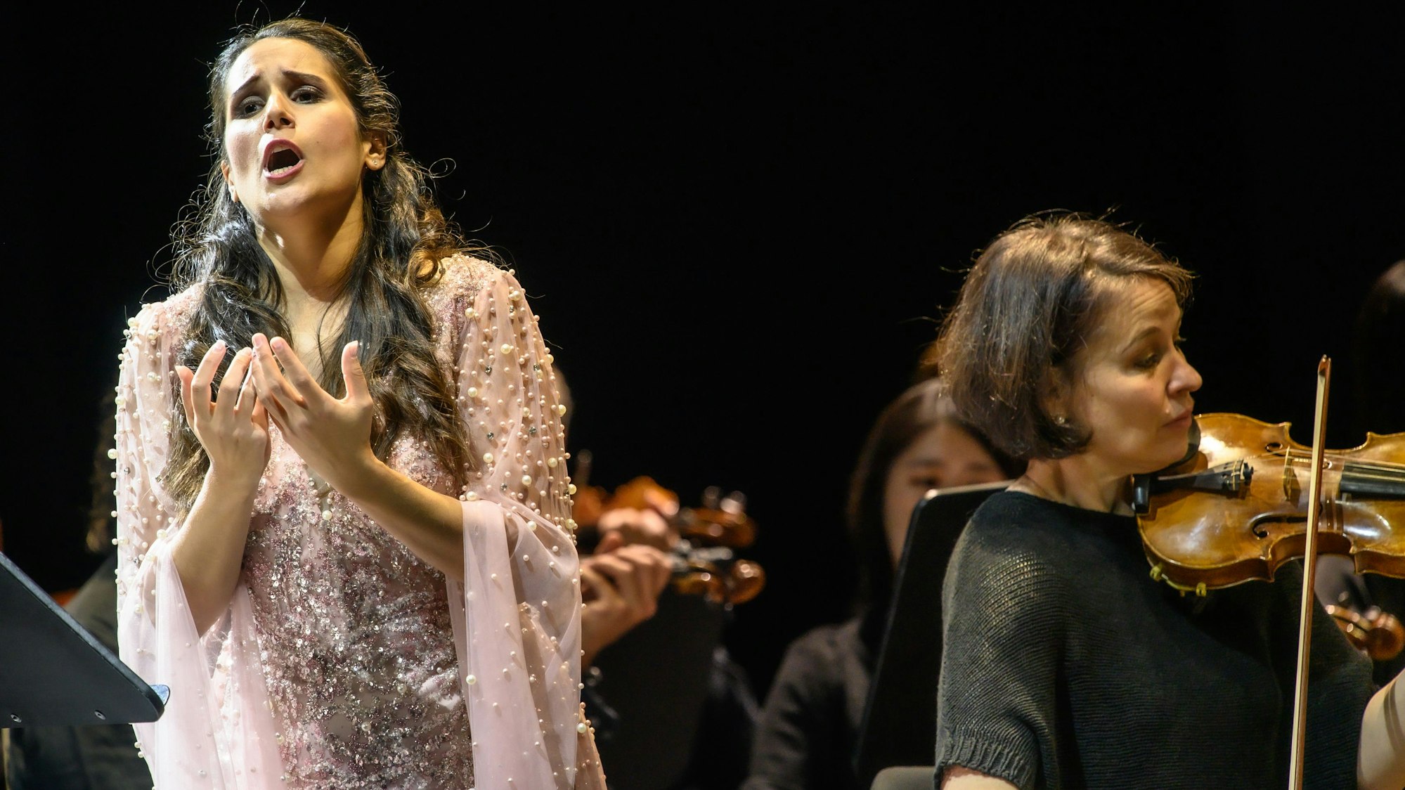 Sopranistin Sara Blanch in Bizets Oper Die Perlenfischer.