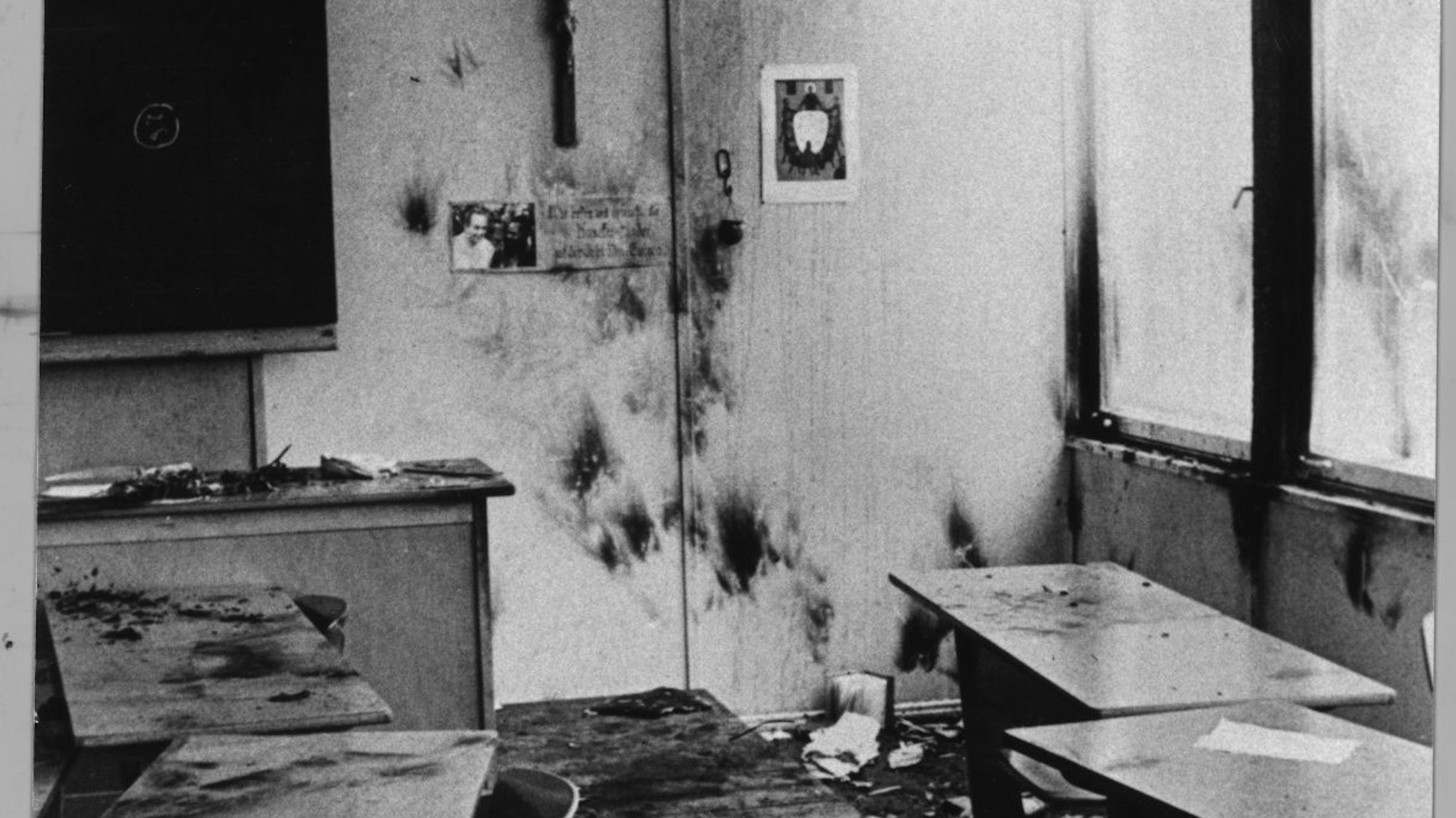 Spuren den Attentas: Auch diesen Klassenraum hatte der Täter angegriffen.