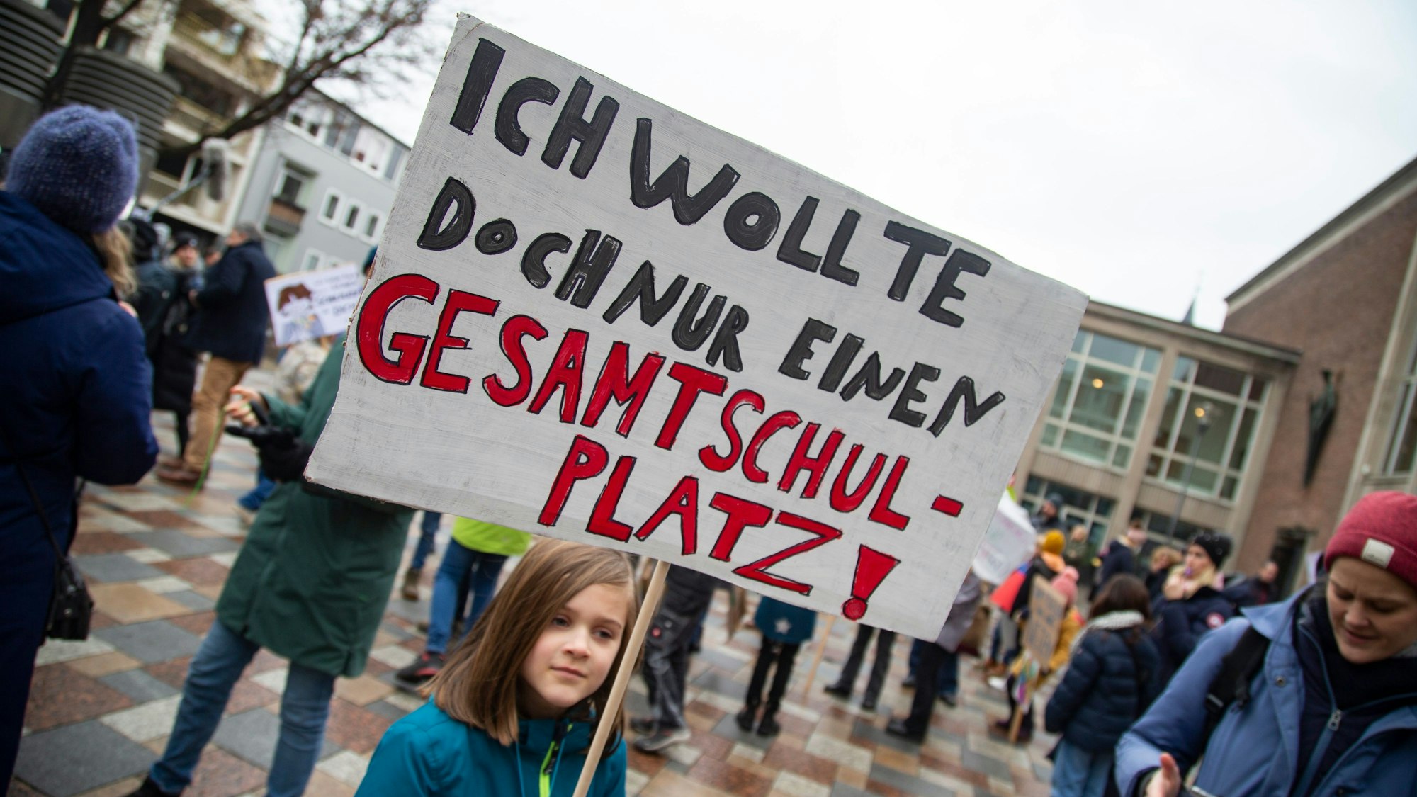 Demonstration von Eltern und Schülern zur Schulplatzvergabe im Jahr 2022.