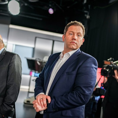 09.06.2024, Berlin: Omid Nouripour (l), Bundesvorsitzender von Bündnis 90/Die Grünen, und Lars Klingbeil, SPD-Bundesvorsitzender, nehmen an der Elefantenrunde der Parteivorsitzenden im Studio von RTL/NTV nach der Europawahl teil. Foto: Kay Nietfeld/dpa +++ dpa-Bildfunk +++