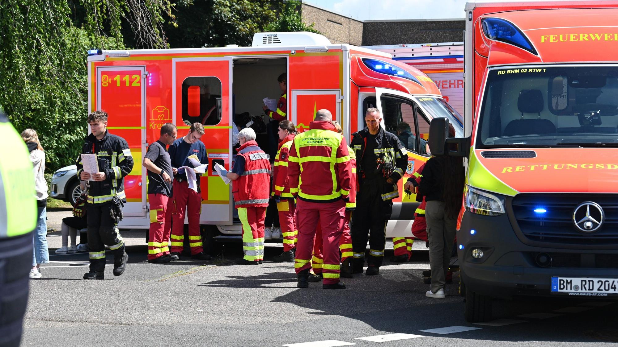 Die Schule war geräumt und von der Feuerwehr und Polizei kontrolliert worden.