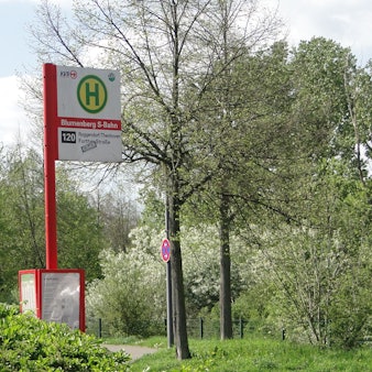 In den Abendstunden und am Wochenende bleibt die Blumenberger Bushaltestelle verwaist.