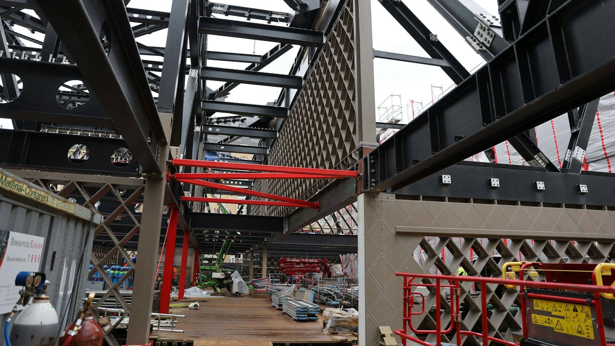 Das Stahlgerüst des Museumsgebäudes ist schon recht weit gediehen und soll in diesem Jahr fertig werden.