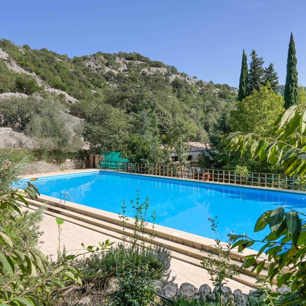 Swimmingpool am Kloster Lluc auf Mallorca: In einigen Gemeinden wurde der Wasserverbrauch eingeschränkt.