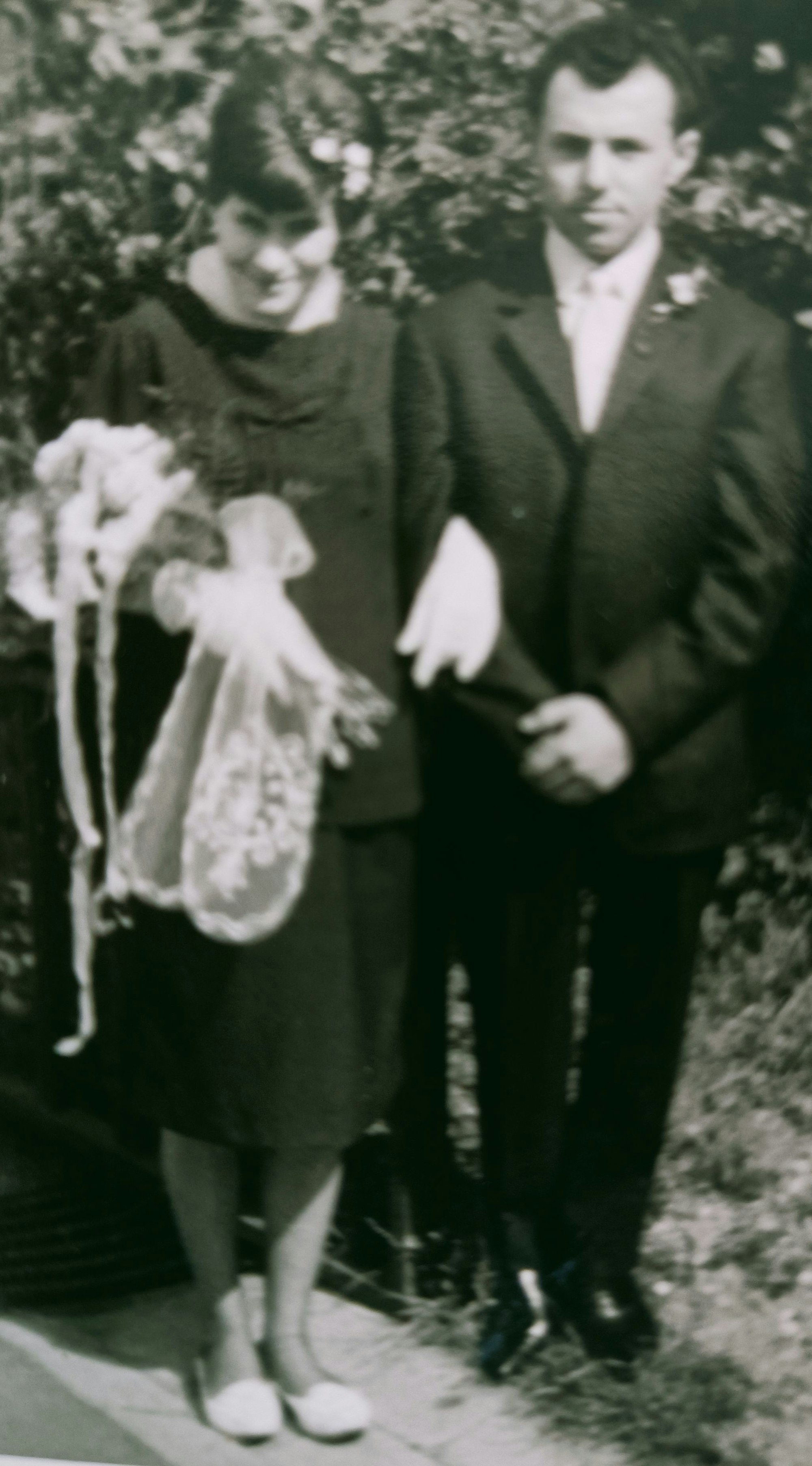 Auf dem Bild ist das Brautpaar 1964 zu sehen.