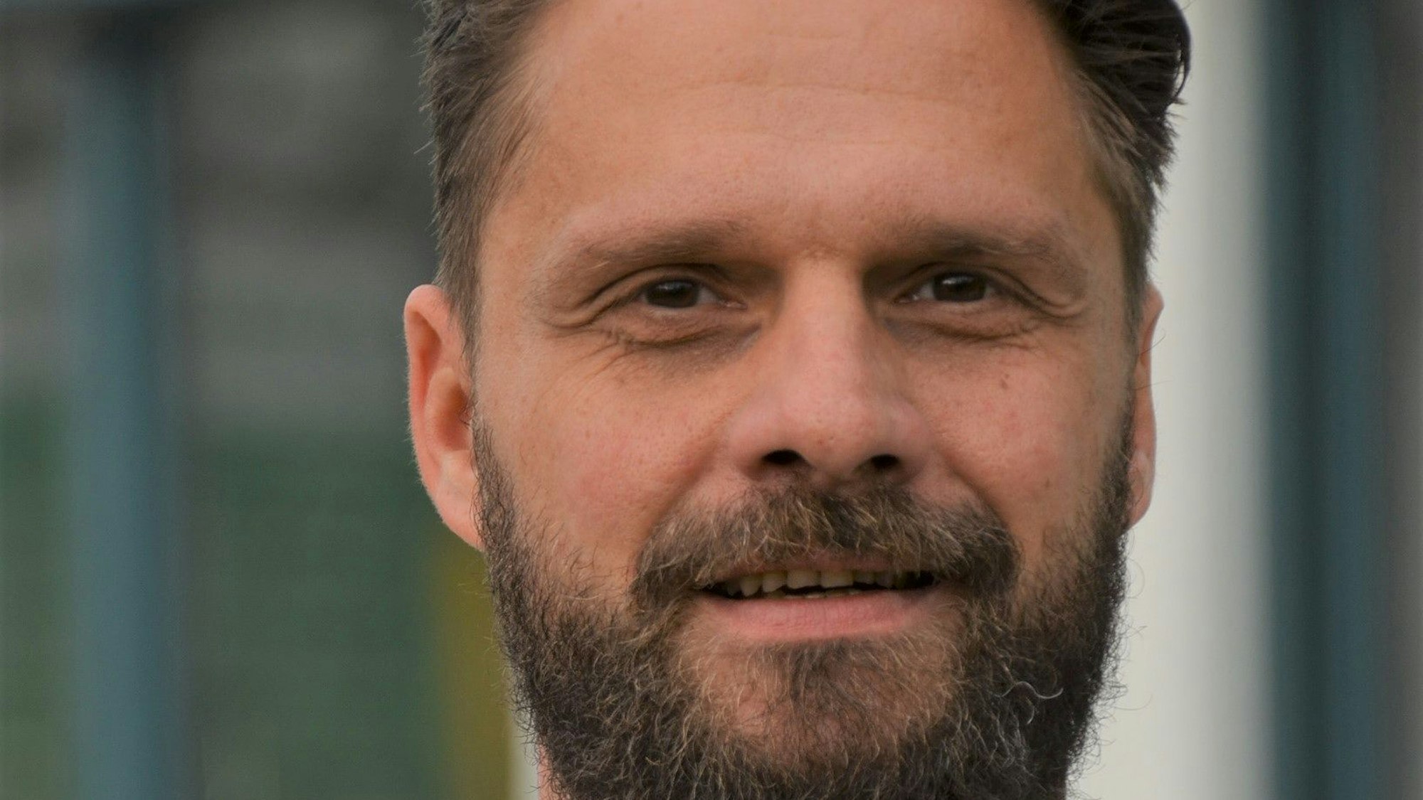 Mirco Kujbida im Porträt.