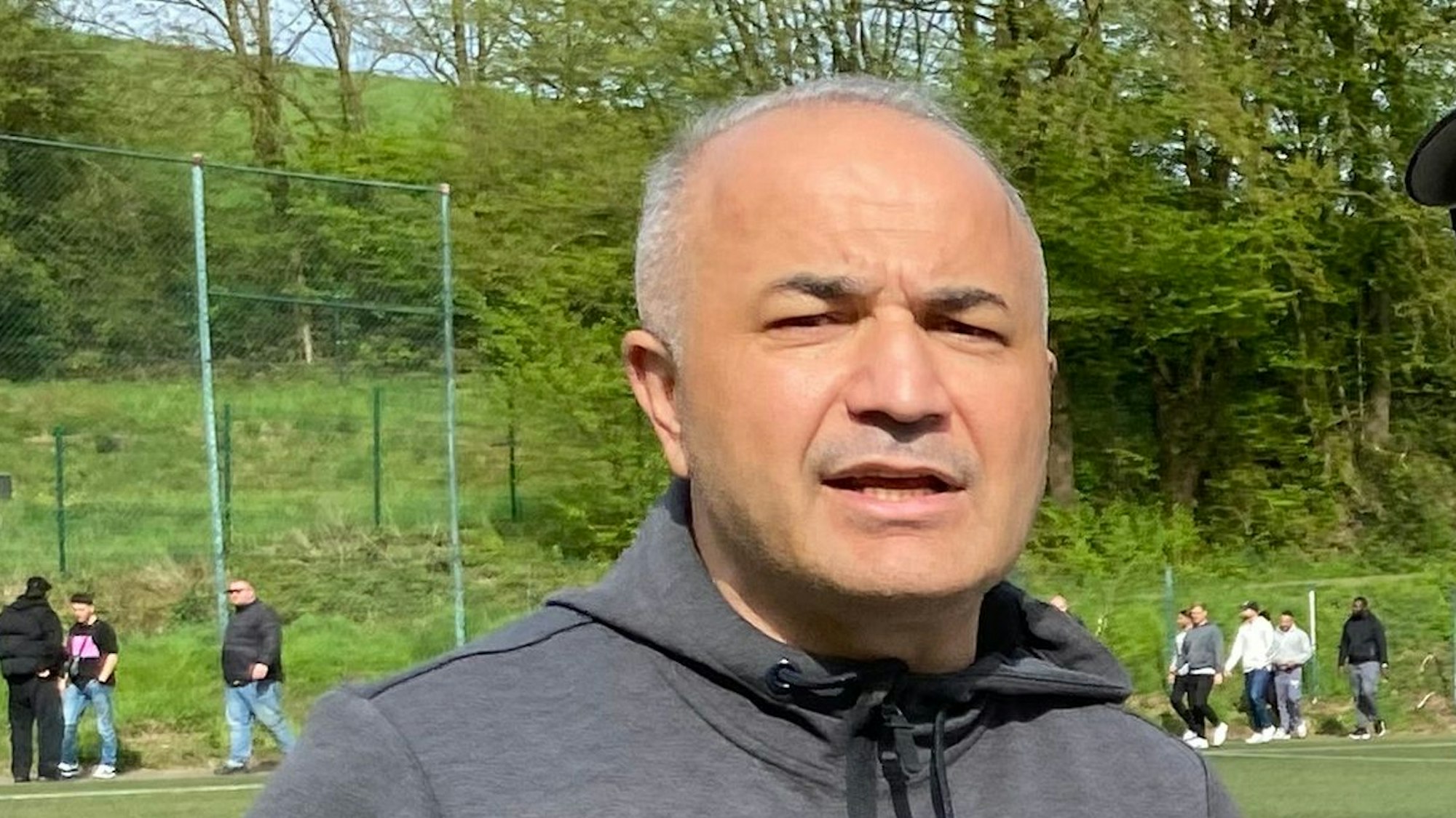 Trainer Mutlu Demir im Porträt.