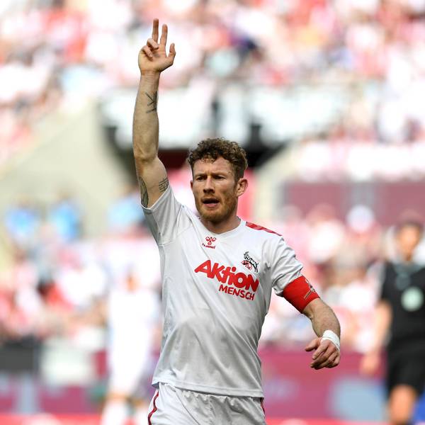 Florian Kainz vom 1. FC Köln gestikuliert im Spiel gegen Union Berlin.