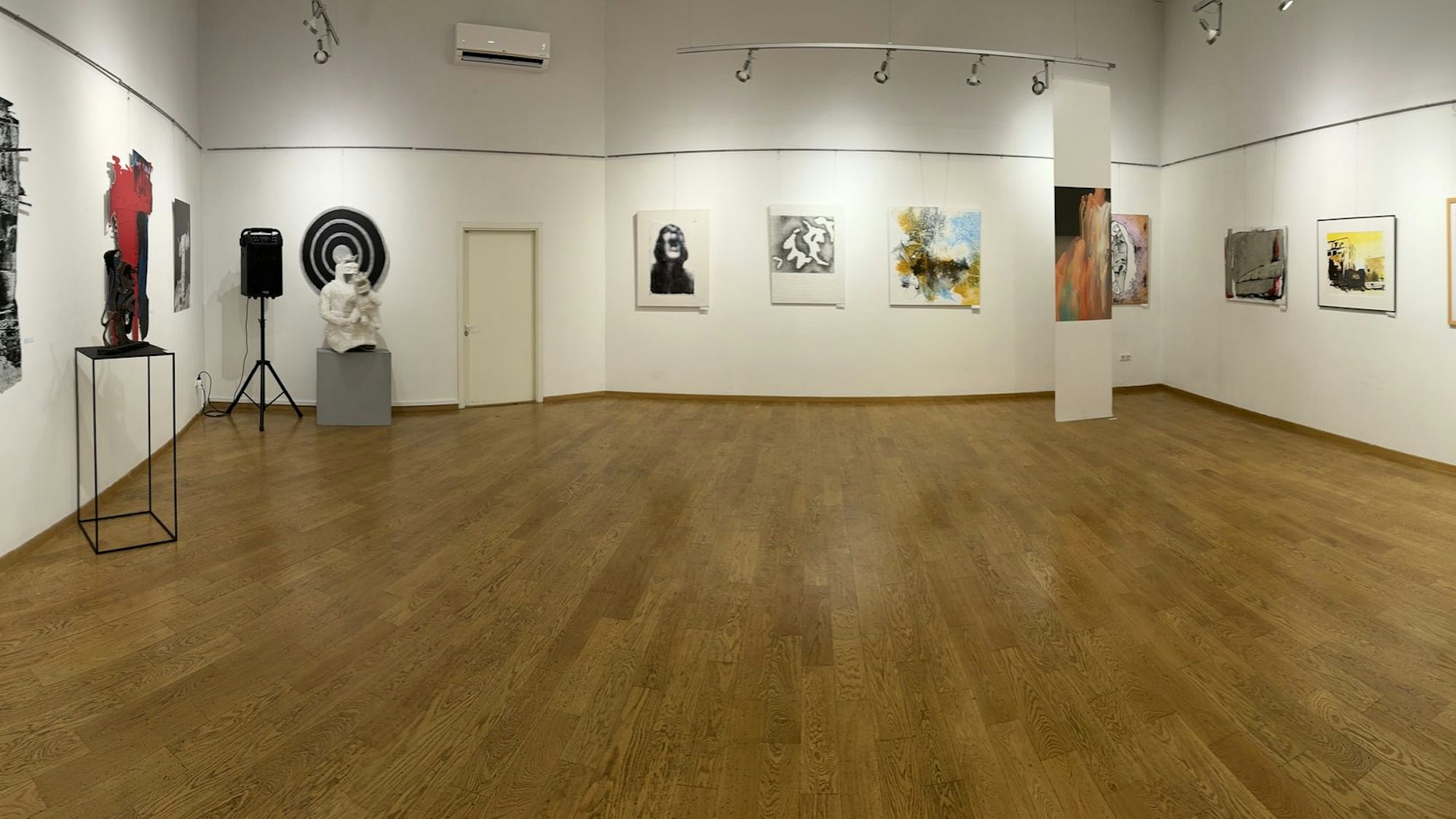 Die Gemeinschaftsausstellung mit Werken von Künstlern aus Bergisch Gladbach und Marijampole im Kulturzentrum der Partnerstadt.