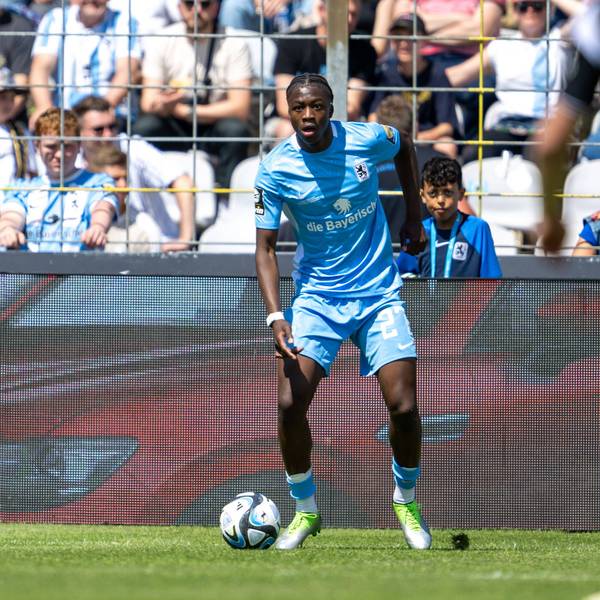 Mansour Ouro-Tagba Im Trikot vom TSV 1860 München