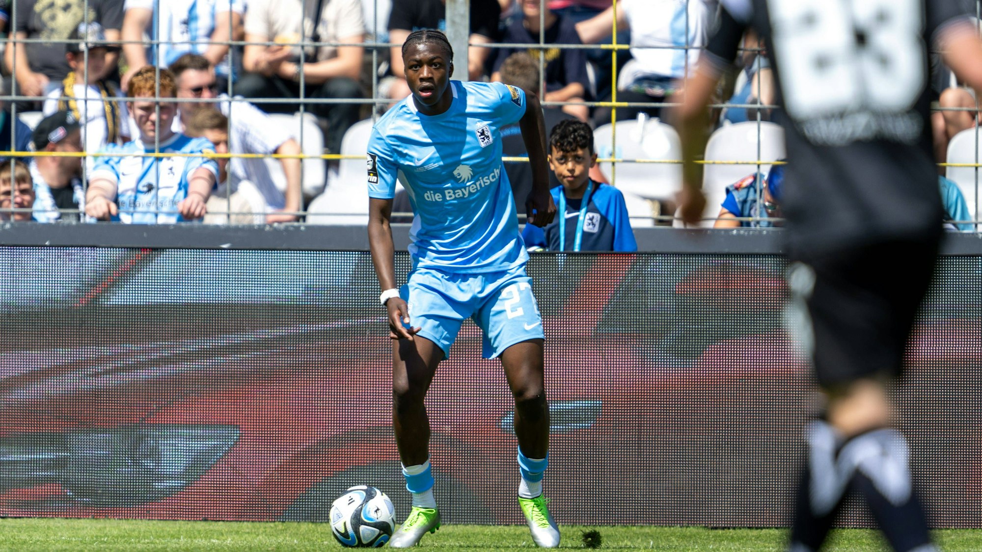 Mansour Ouro-Tagba Im Trikot vom TSV 1860 München