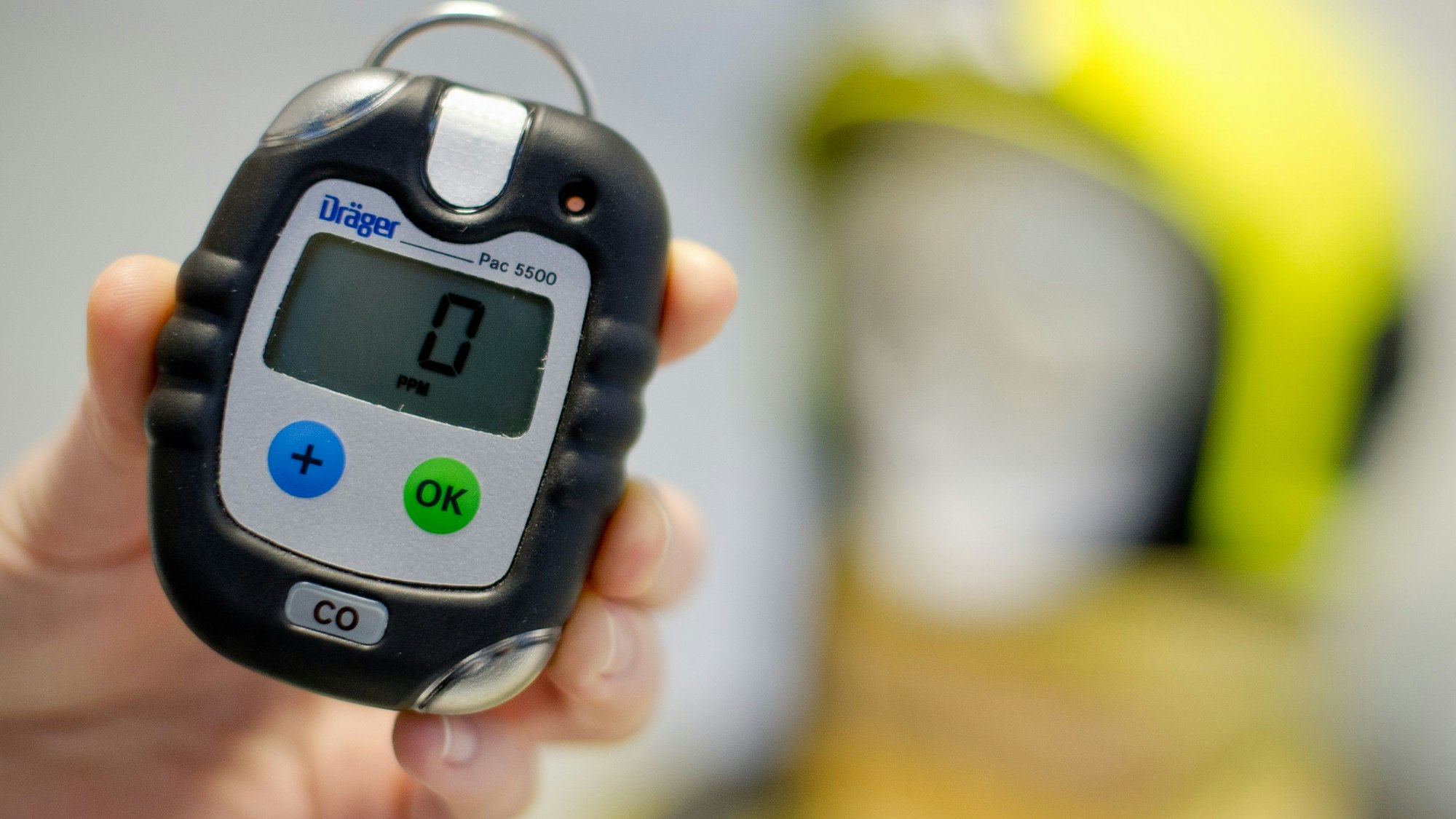 Bei dem Einsatz in Gummersbach-Niederseßmar am Freitagnachmittag schlugen die CO-Warngeräte des Rettungsdienstes plötzlich Alarm.