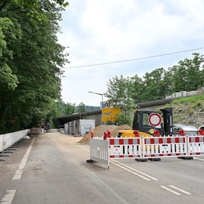 Untereschbach. Baustelle an der Brücke der A4