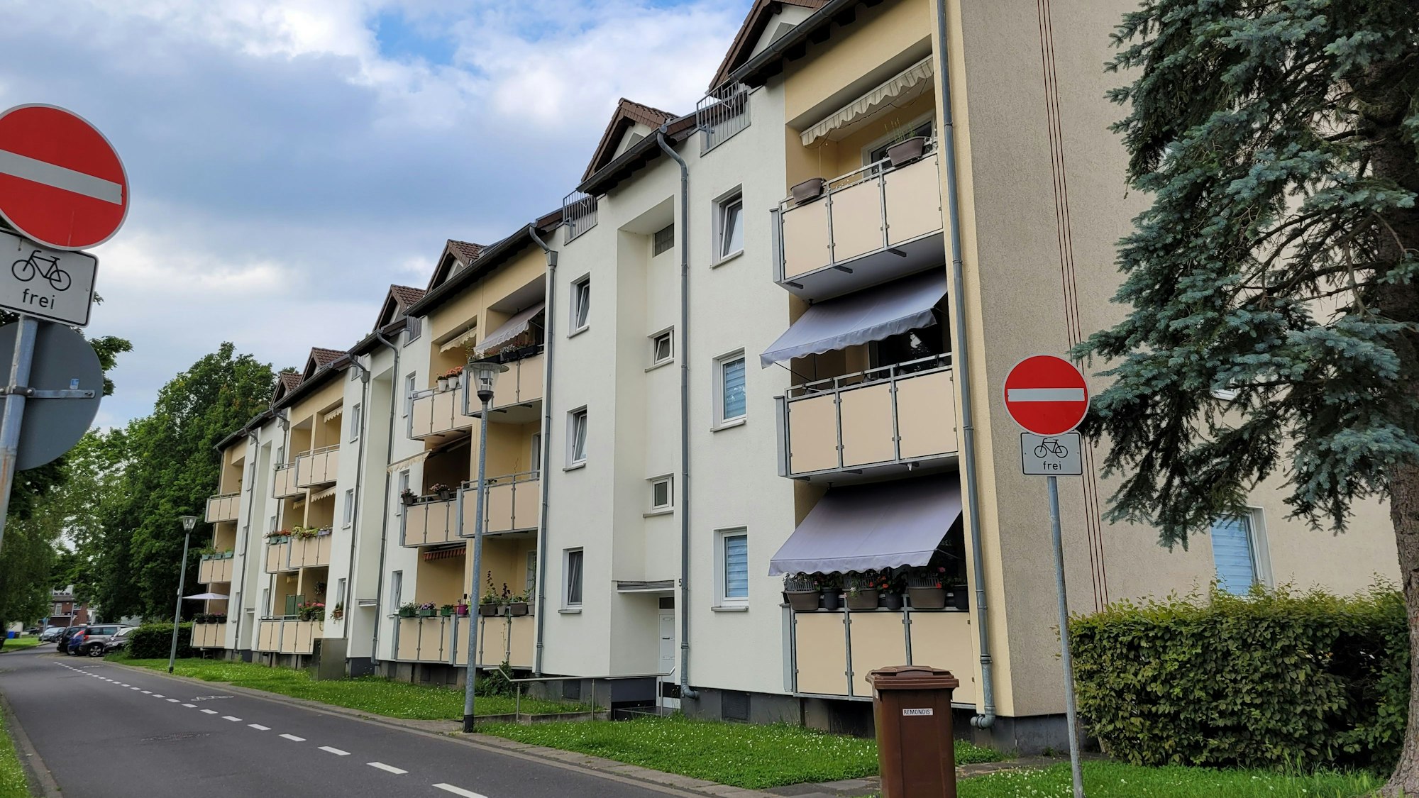 Im Bild mehrgeschossige Häuser aus den 60er-Jahren.