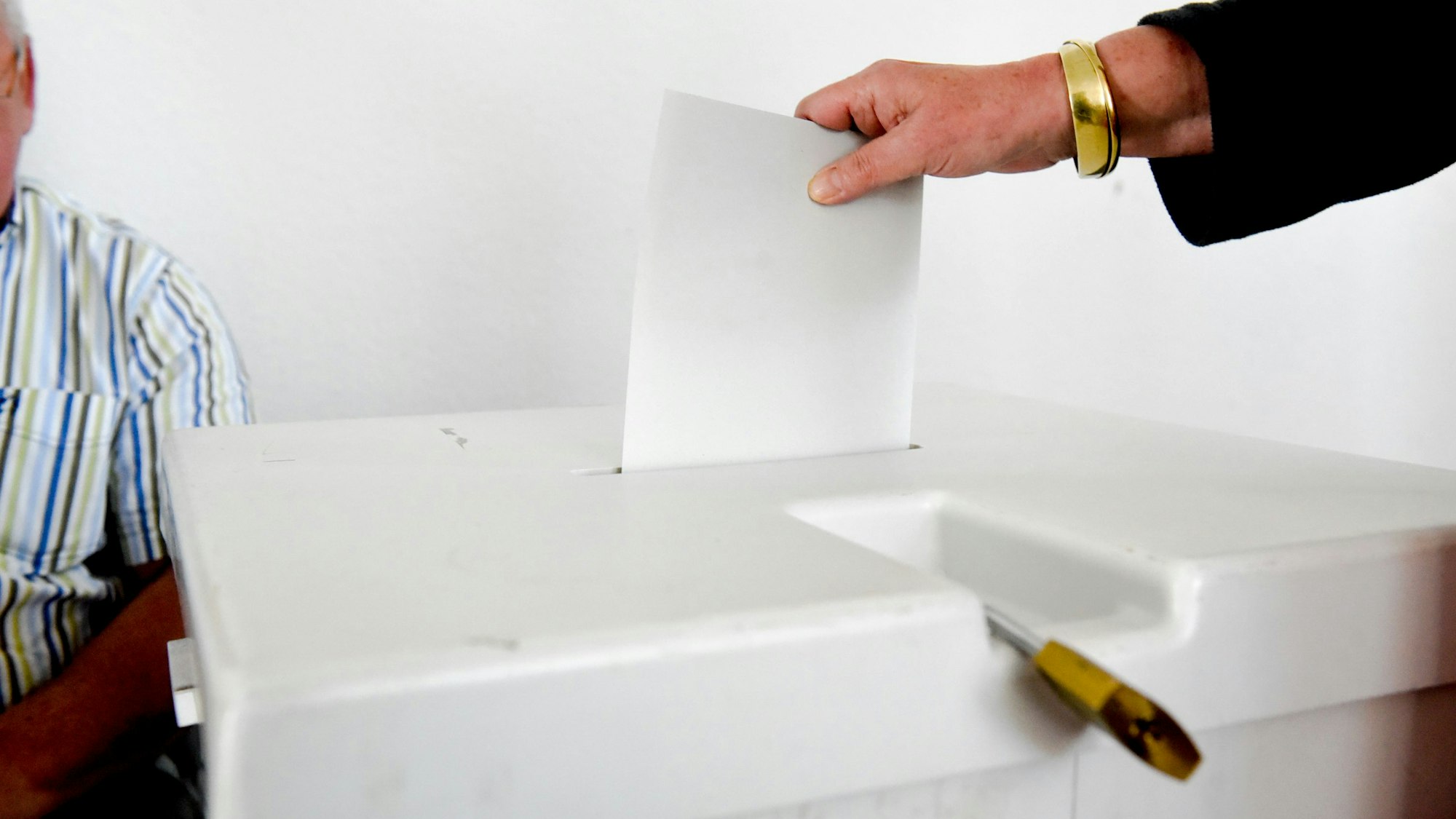 Rund 380.000 Wahlberechtigte können am Sonntag (28. September) ihre Stimme abgeben.