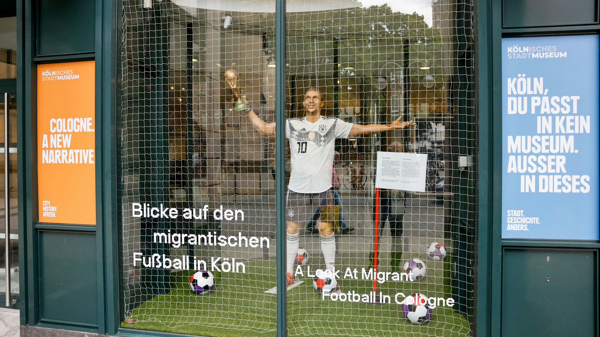 Ausstellung im Stadtmuseum
„Der Ball ist bunt“