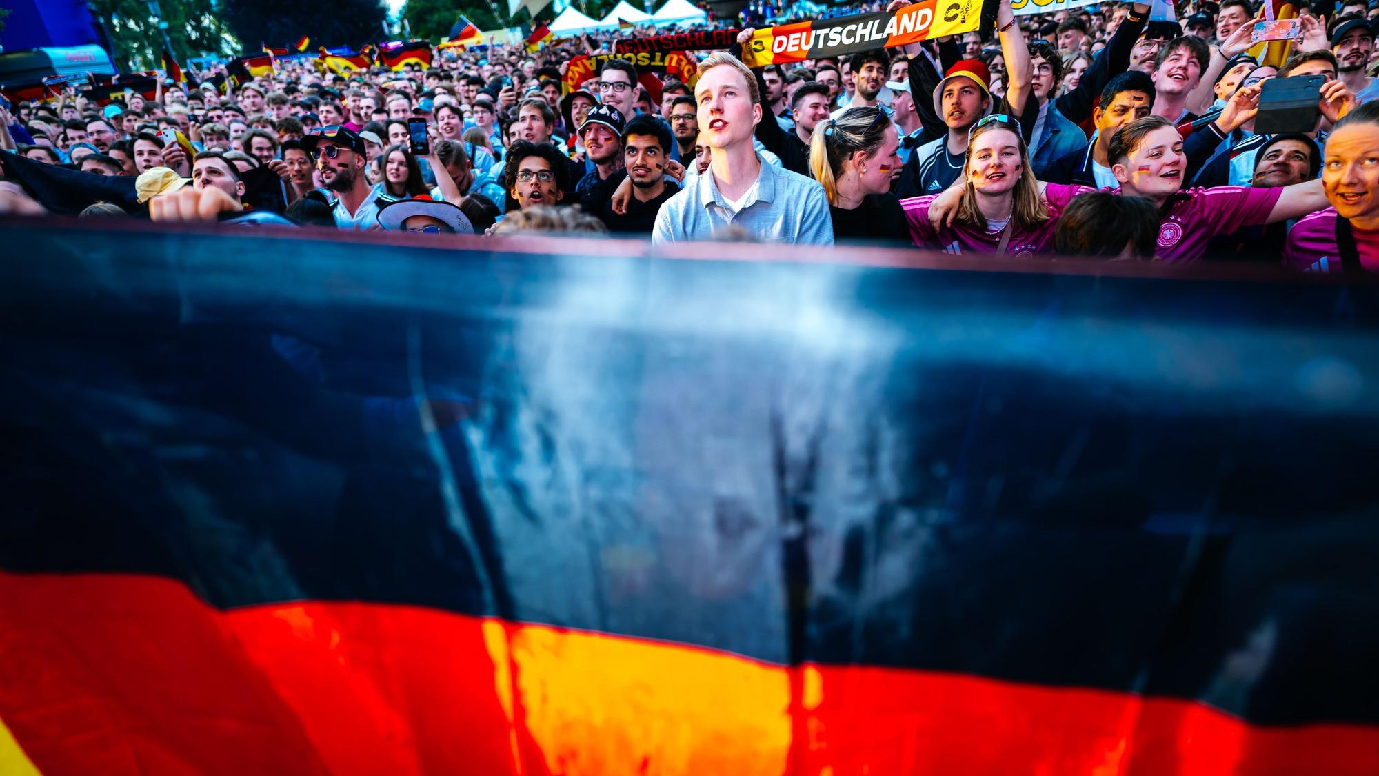 Beste Stimmung bereits im Vorfeld des Spiels unter den deutschen Fans.