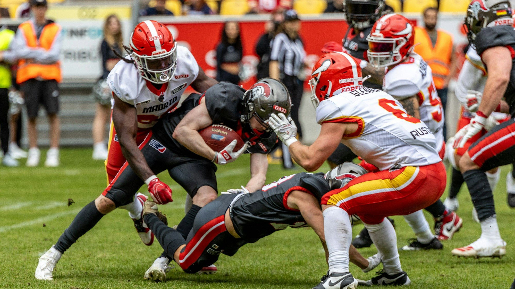 European League of Football, Cologne Centurions vs. Madrid Bravos, Aachen, 15.6.2024 Jannik Lörcks Cologne Centurions 13, Cologne Centurions vs. Madrid Bravos am 15.6.2024, Tivoli, Aachen *** European League of Football, Cologne Centurions vs Madrid Bravos, Aachen, 15 6 2024 Jannik Lörcks Cologne Centurions 13 , Cologne Centurions vs Madrid Bravos on 15 6 2024, Tivoli, Aachen Copyright: xBEAUTIFULxSPORTS/MarcxJungex