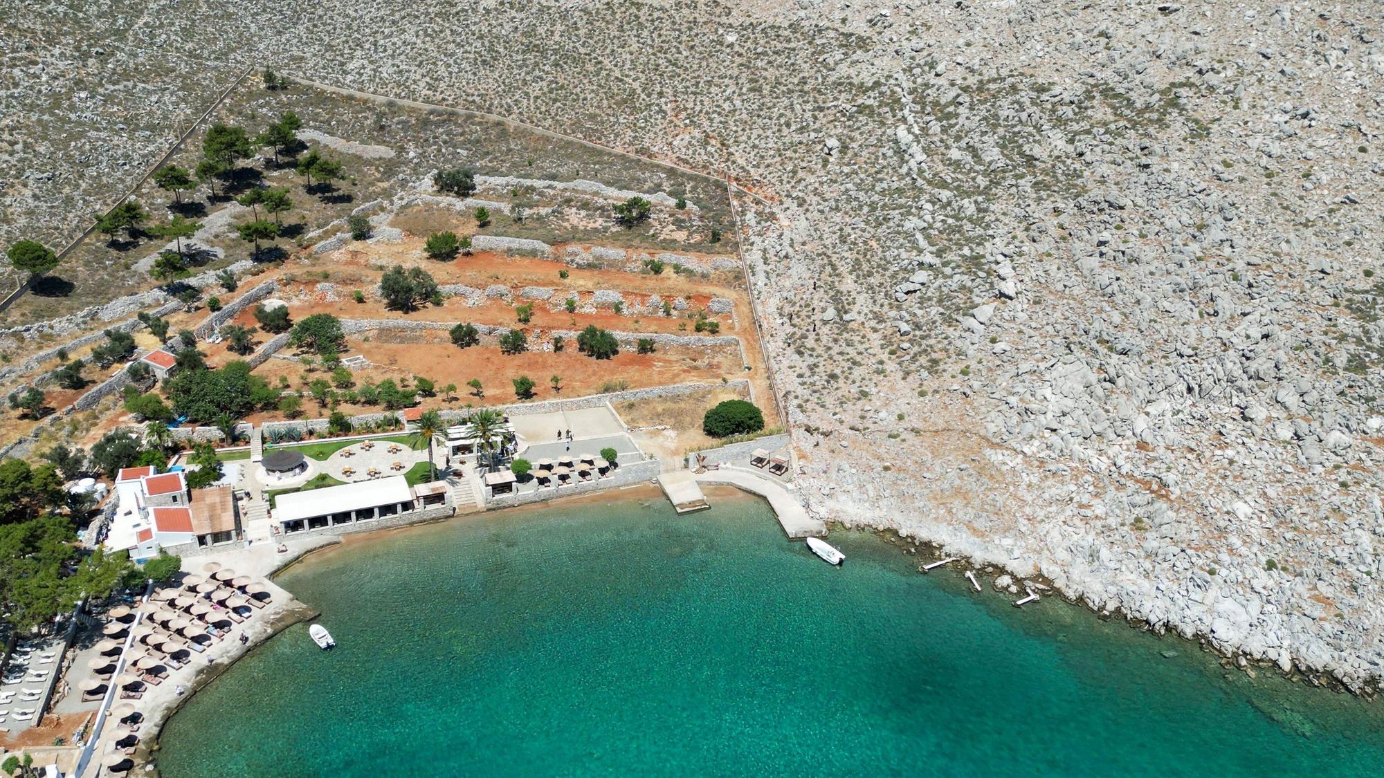 Griechenland, Symi: Ein Blick auf das Gebiet, in dem die Leiche des vermissten britischen Fernsehmoderators Michael Mosley gefunden wurde.
