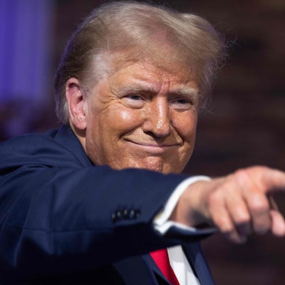 Donald Trump bei seinem Besuch in Detroit. Gleich mehrere Aussagen des ehemaligen US-Präsidenten sorgen für Häme und Empörung.