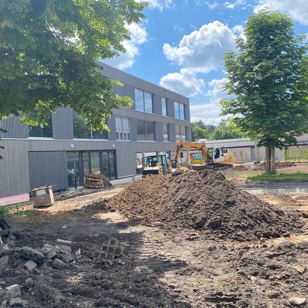 Zu sehen ist der Nebau der Erich-Kästner-Realschule.