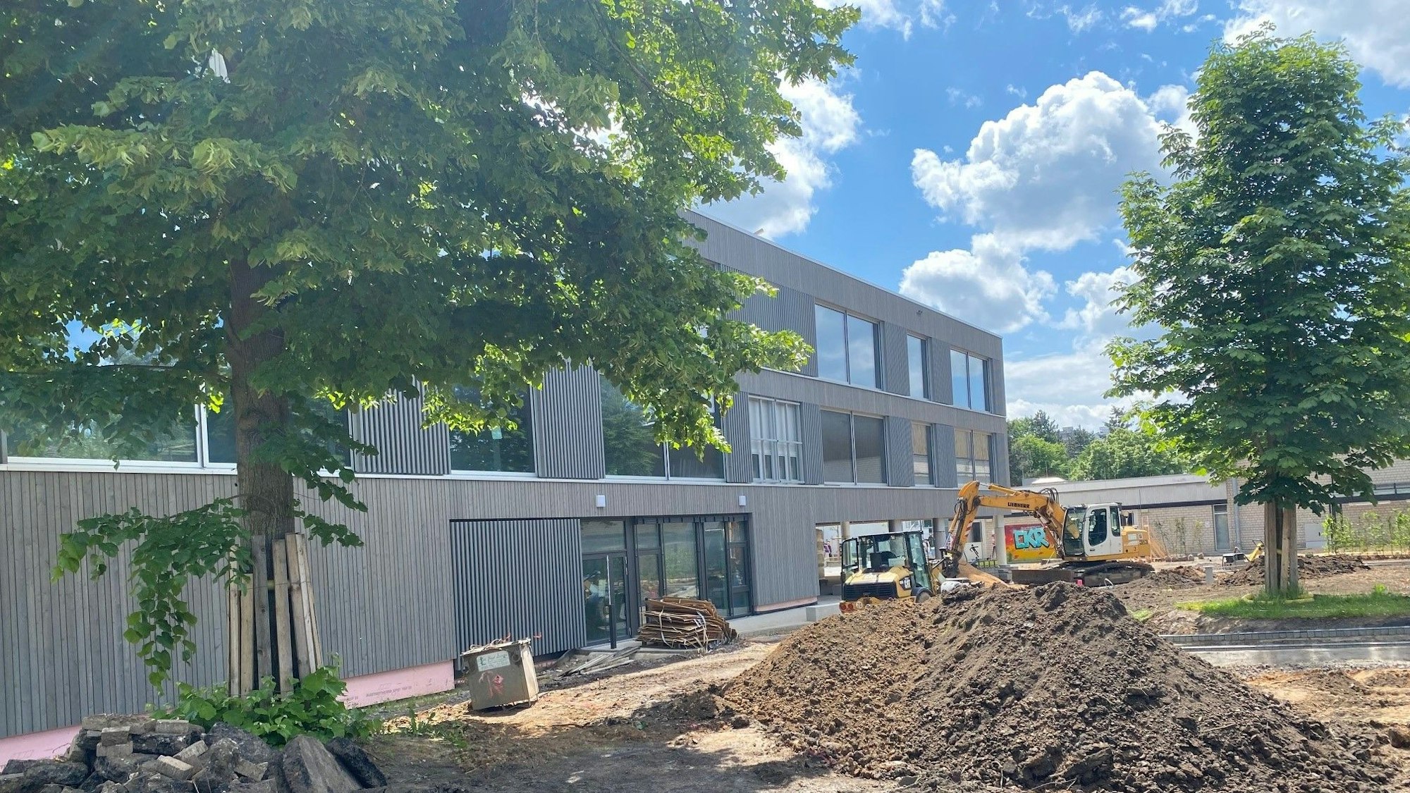 Zu sehen ist der Nebau der Erich-Kästner-Realschule.