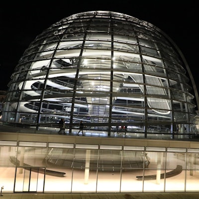 Das Foto zeigt die Kuppel des Reichstagsgebäudes