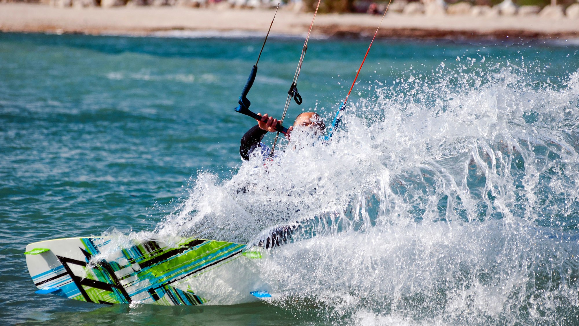 Kitesurfer vor Marseille (Symbolbild). Der Olympia-Teilnehmer JJ Rice ist im Alter von 18 Jahren bei einem Tauchunfall gestorben.