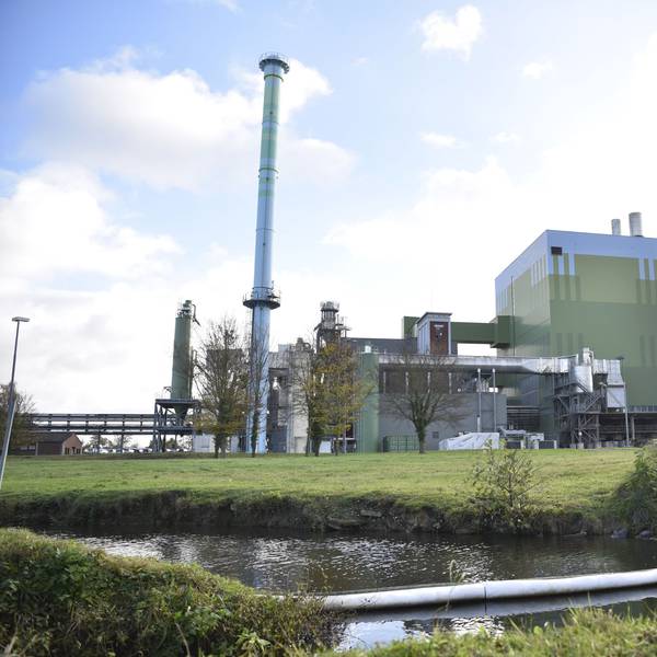 Das Bild zeigt das Mehrstoff-Kraftwerk und Gas-Kraftwerk von Smurfit Westrock.