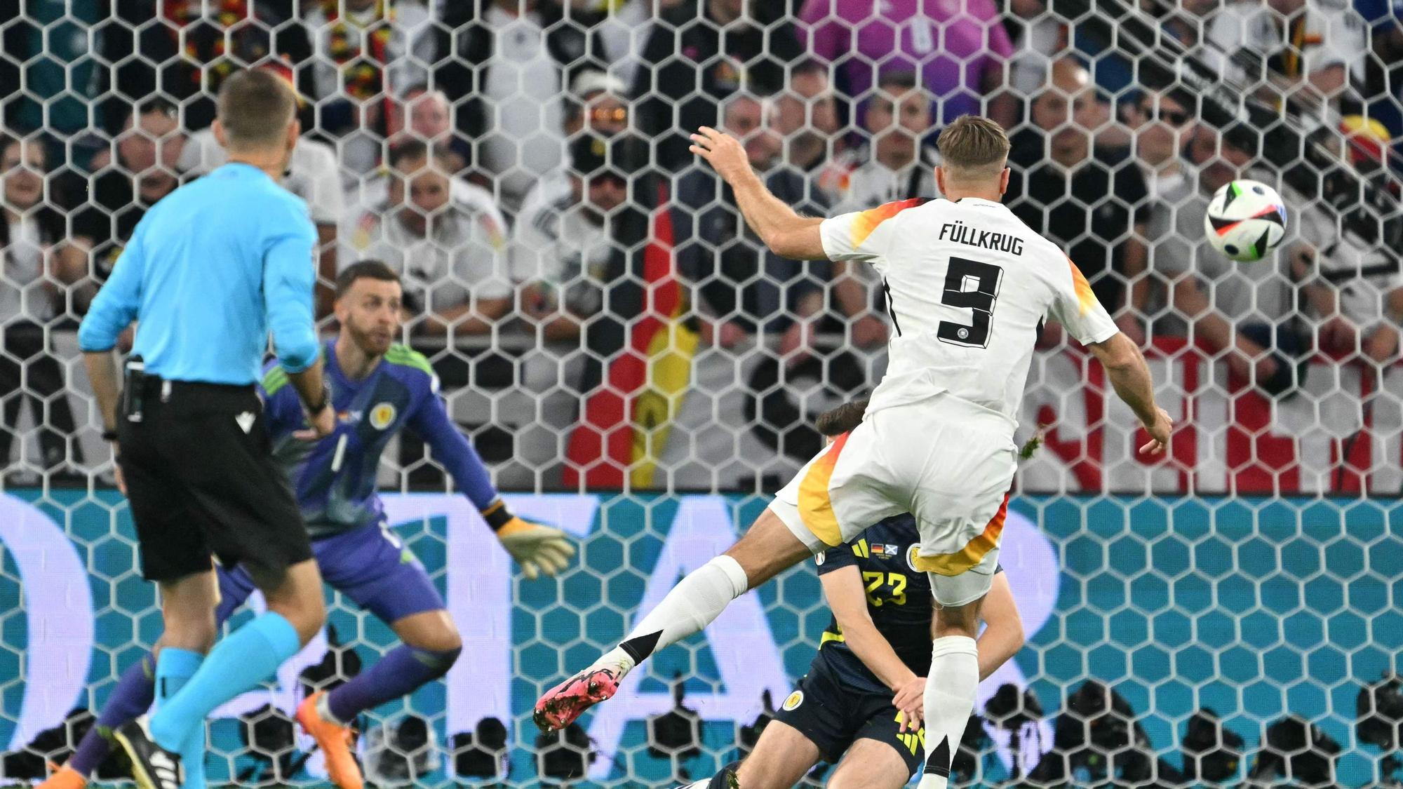 Dass Niclas Füllkrug einen satten Schuss hat, weiß spätestens seit dem EM-Auftakt auch der schottische Nationaltorwart Angus Gunn.