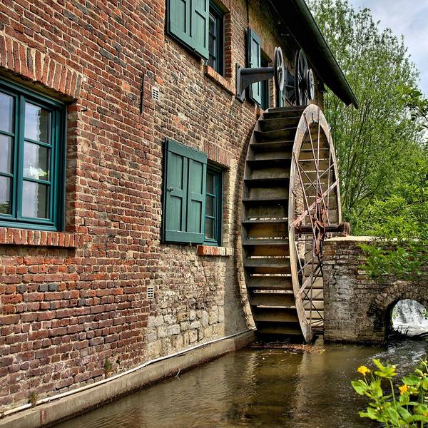 Am Sonntag, dem 23. Juni, wird die Fotoausstellung „Entlang der Strunde“ im „Et Kappelchen“ eröffnet. Es werden Bilder von der Strunde in Holweide ausgestellt.
