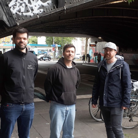 Sebastian Wenzel, Thomas Lison und Tom Körkemeier (v.l.) sorgen sich wegen der Verkehrsgefahren entlang der Escher Straße.