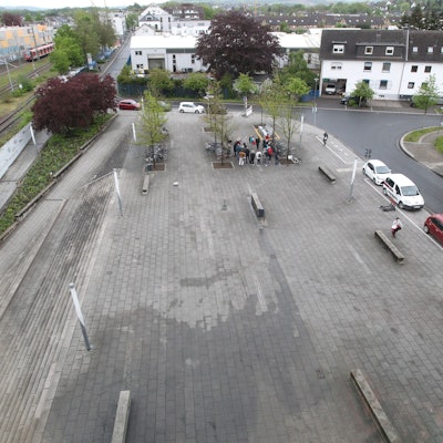 Der Hennefer Place-le-Pecq, wo die Radstation gebaut werden soll, aus der Vogelperspektive.