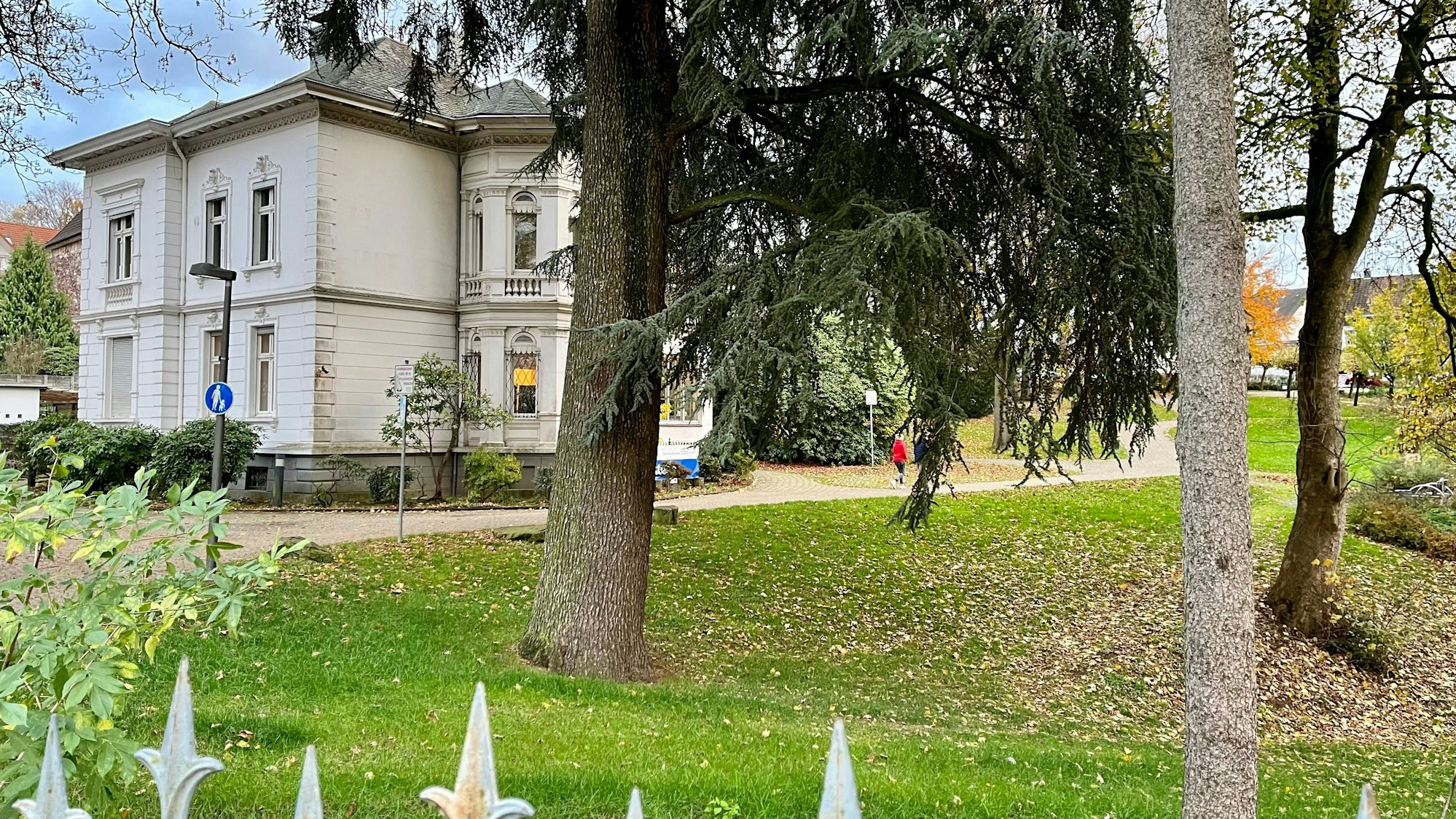 Blick auf die Villa Luchtenberg in Burscheid