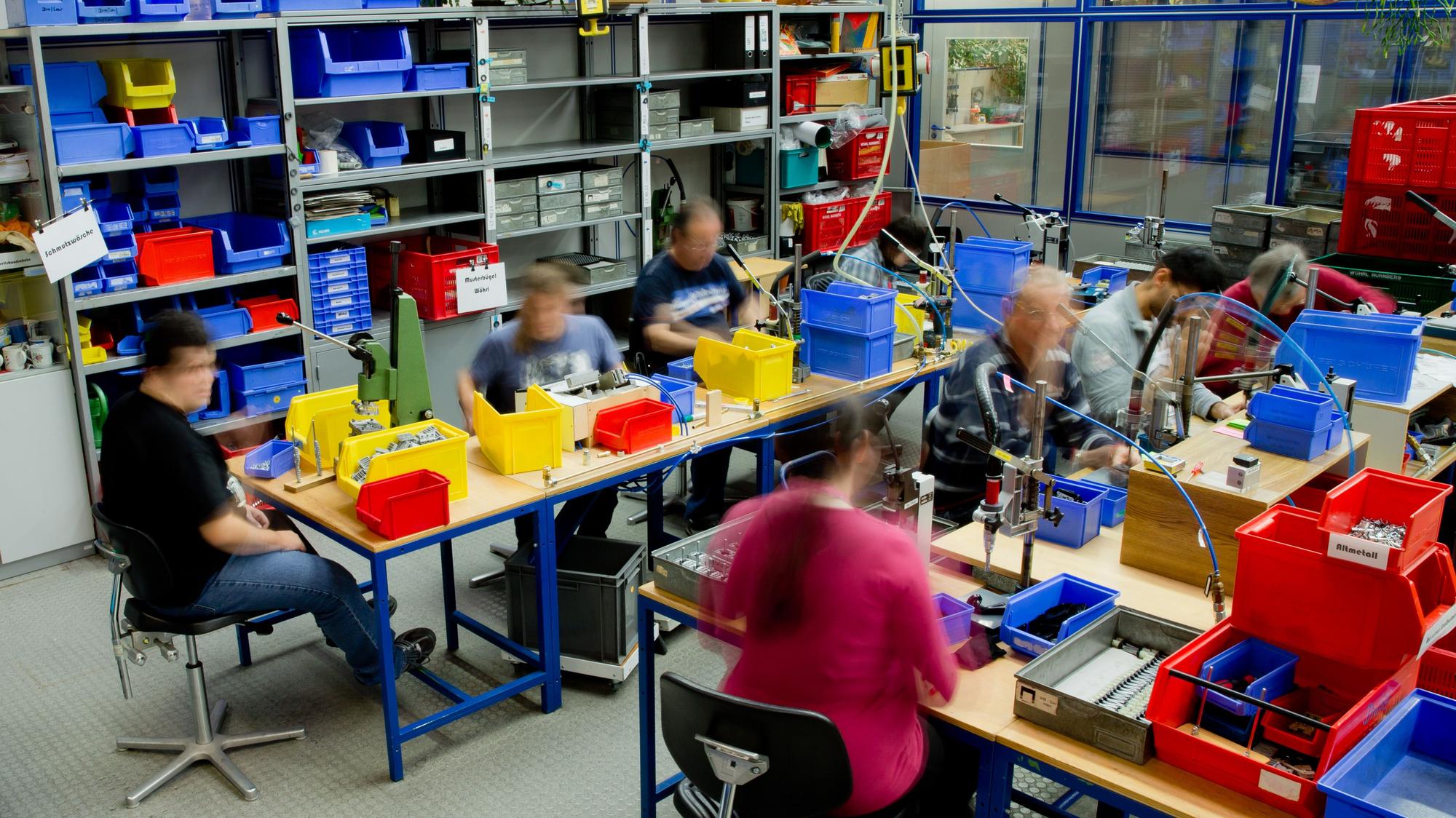 Einblick in eine Werkstatt für Menschen mit Behinderung (Archivbild)