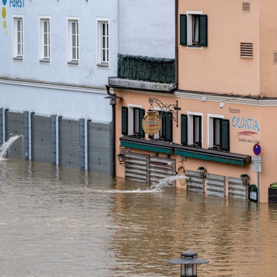 Teile der Altstadt von Passau sind vom Hochwasser der Donau überflutet. (Archivbild)