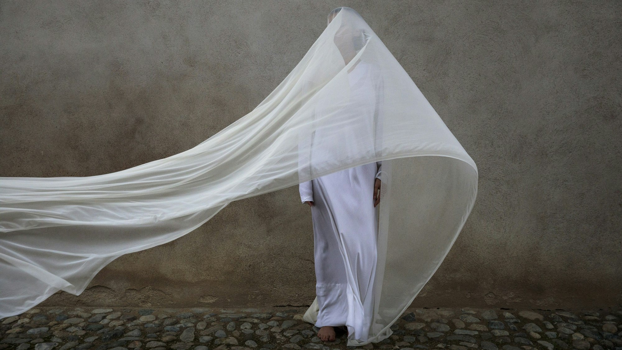 Das Balett du Grand Théatre de Genève führt „Ihsane“ auf.