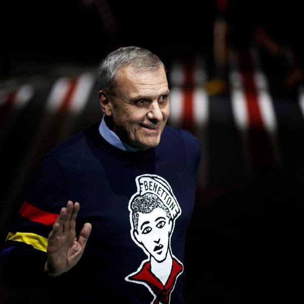 ARCHIV - 20.02.2020, Italien, Mailand: Jean-Charles de Castelbajac, Modedesigner aus Frankreich, winkt am Ende der Modeschau der Herbst/Winter Damenkollektion 2020/2021 von Benetton.