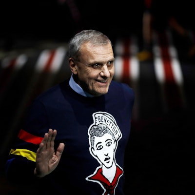 ARCHIV - 20.02.2020, Italien, Mailand: Jean-Charles de Castelbajac, Modedesigner aus Frankreich, winkt am Ende der Modeschau der Herbst/Winter Damenkollektion 2020/2021 von Benetton.