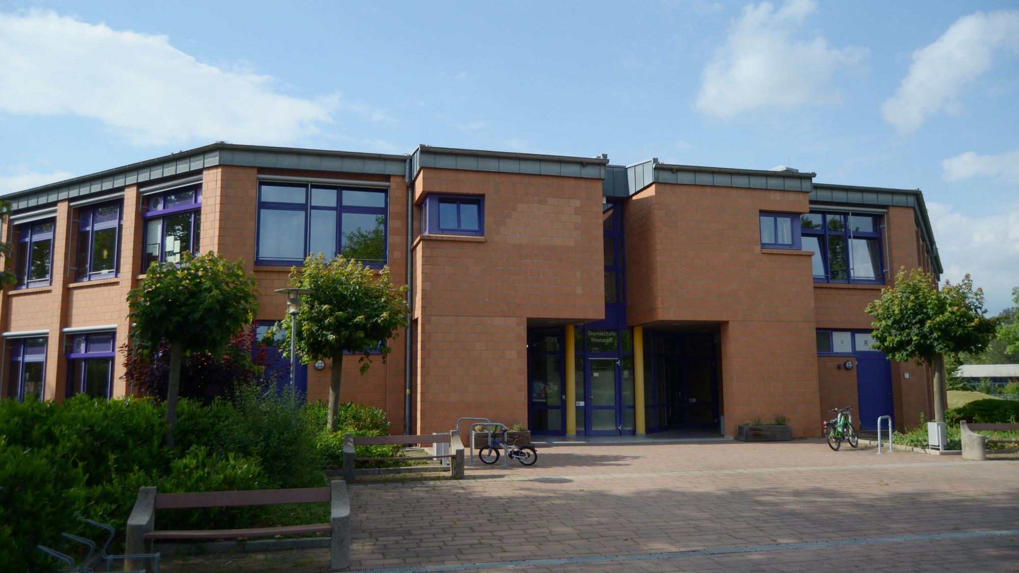 Das Gebäude der Grundschule Weststadt.
