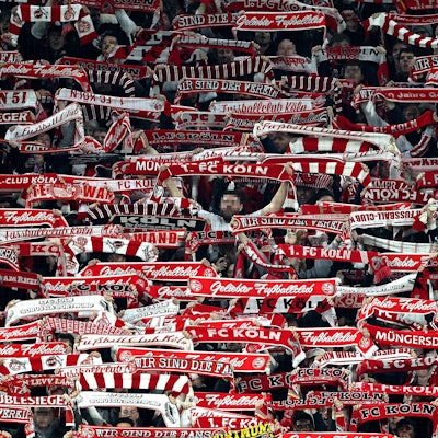 Die Südtribüne im Kölner Rhein-Energie-Stadion bei einem Heimspiel des 1. FC Köln