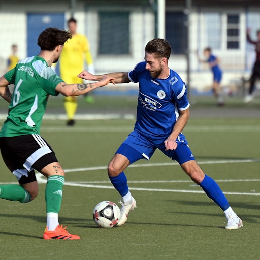 03.03.2024, Fussball-FC Pesch-Merten
rechts: Marcel Dawidowski (Pesch)
Foto: Uli Herhaus