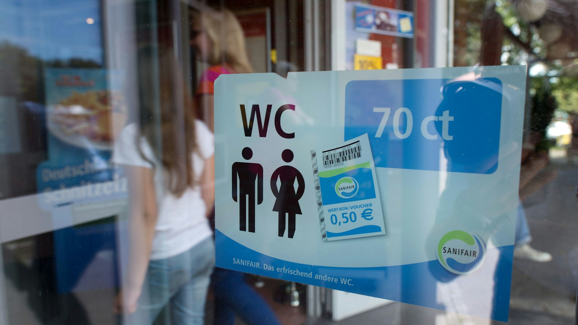 Eine Toilettenanlage auf einer Autobahn-Raststätte (Symbolfoto).
