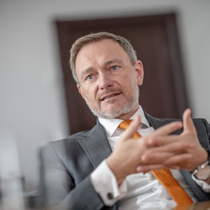 Christian Lindner (FDP), Bundesminister der Finanzen, aufgenommen bei einem Interview im Bundesfinanzministerium.