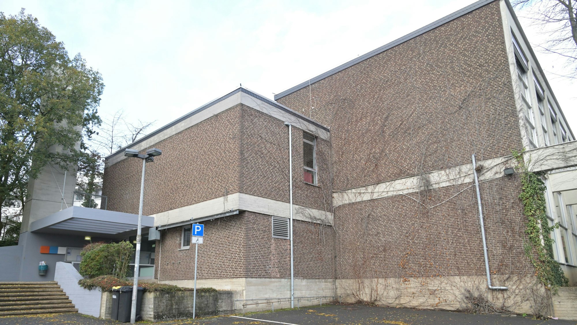 Die Beigeordnete Bianca Lorenz bekam kurzfristig die Verantwortung für das Hallenbad in Rösrath übertragen. Das sorgt für Misstöne zwischen ihr und Bürgermeisterin Bondina Schulze (Grüne).