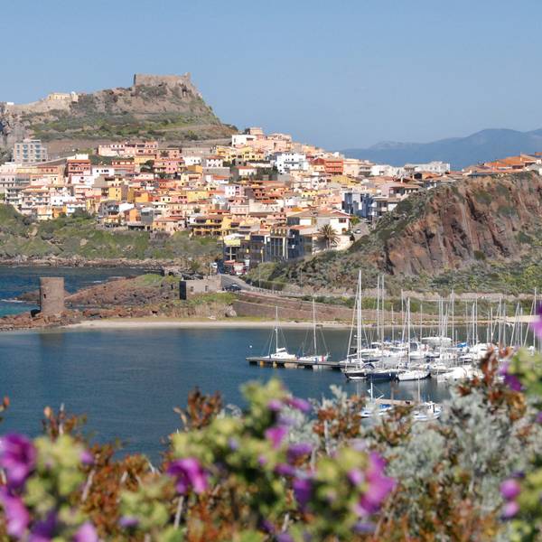 Die Altstadt von Castelsardo im Nordwesten Sardiniens.