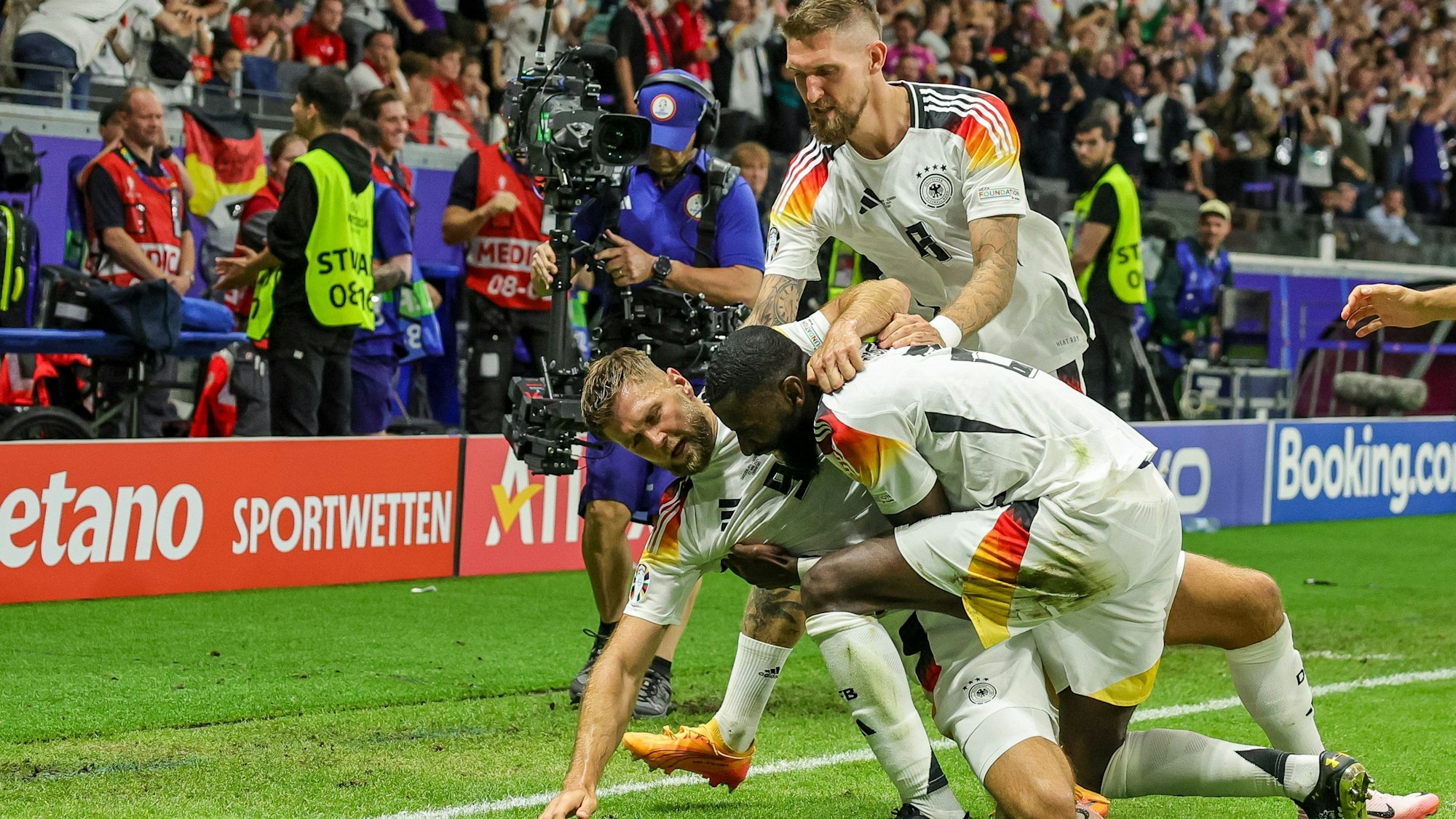 Jubel nach Füllkrugs Treffer zum 1:1 gegen die Schweiz.