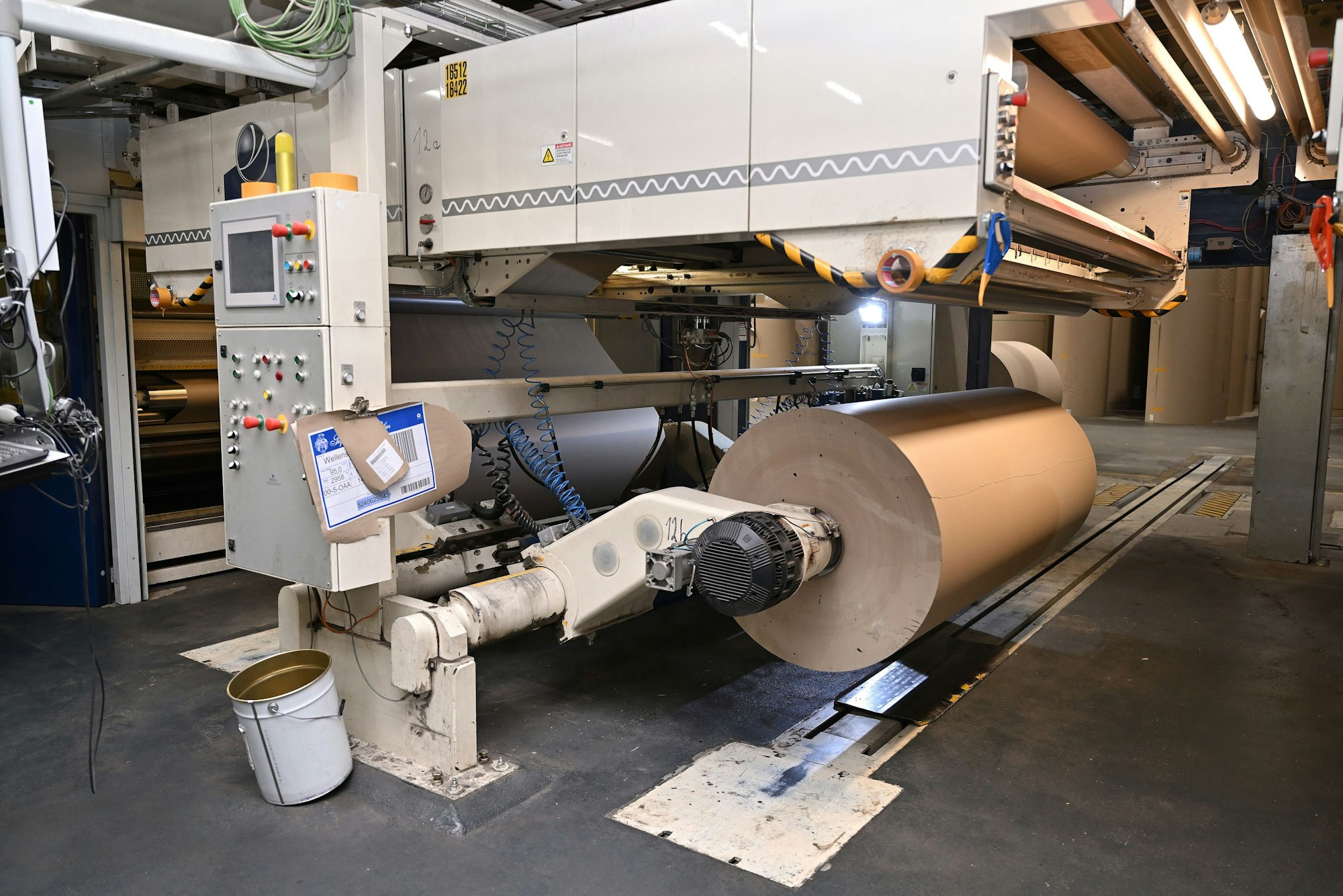 In der Wellpappenfabrik „Bandis und Knopp“ gab es Produktionshalle und Rohpapierlager zu besichtigen.