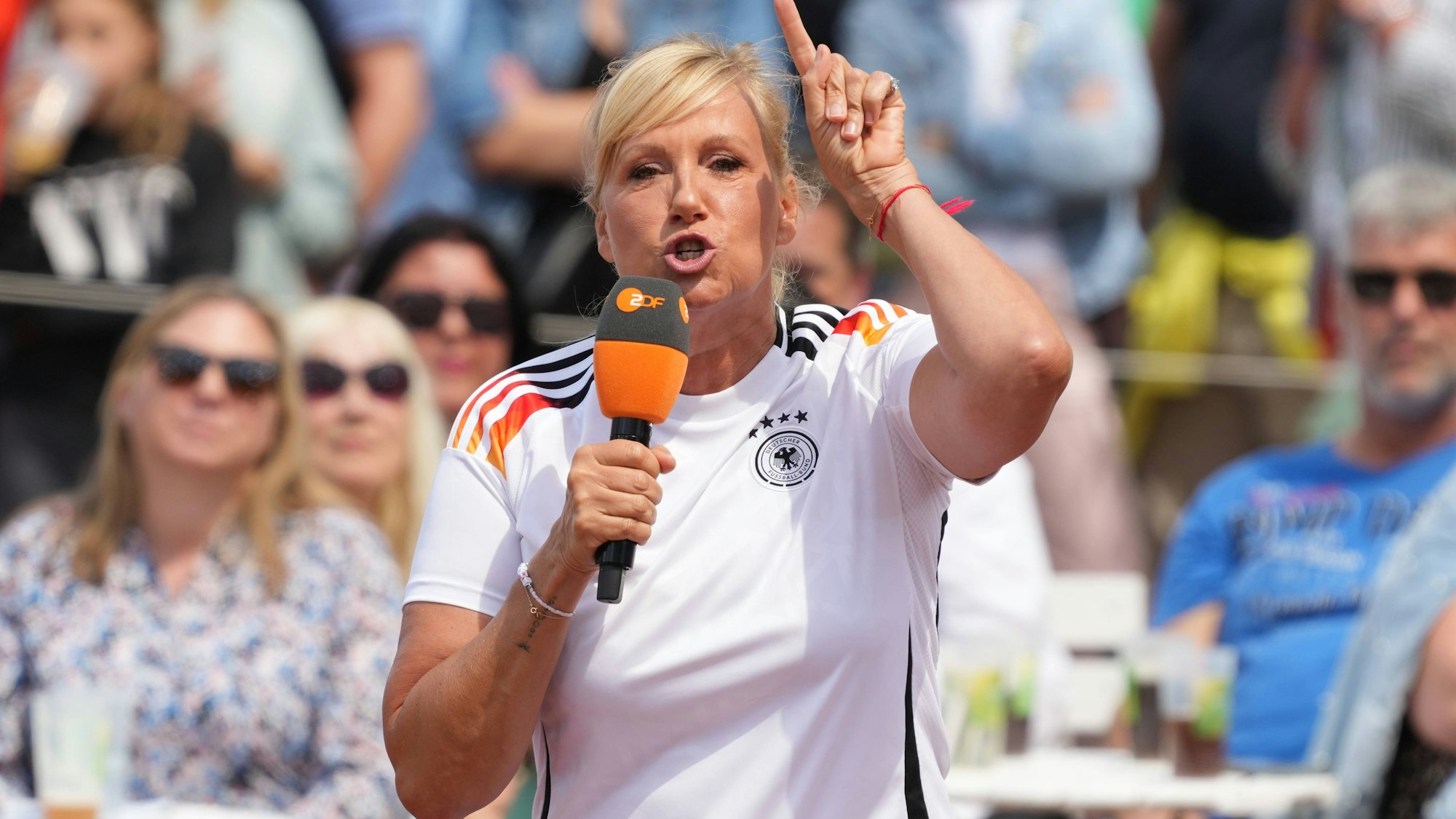 Andrea „Kiwi“ Kiewel gibt im ZDF-„Fernsehgarten“ den Ton an.