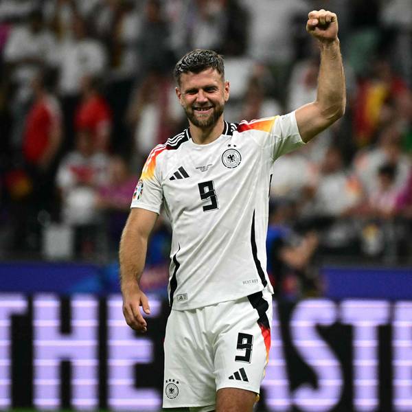 Faust in die Luft und den Achtfinaleinzug bejubeln: Die deutsche Nationalmannschaft steht dank des späten Treffers von Niclas Füllkrug als Gruppensieger fest.